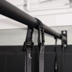 Affenhand Turnringe mit Schnellverschluss für einfaches Setup.