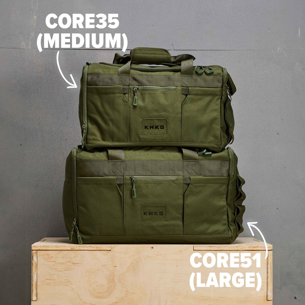Nebeneinanderstellung der KING KONG Core Duffle Taschen mit 35L und 51L Volumen