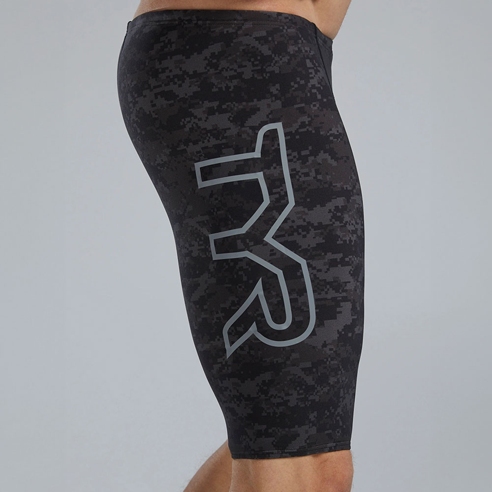 Herren Schwimmhose von TYR mit perfekter Passform.