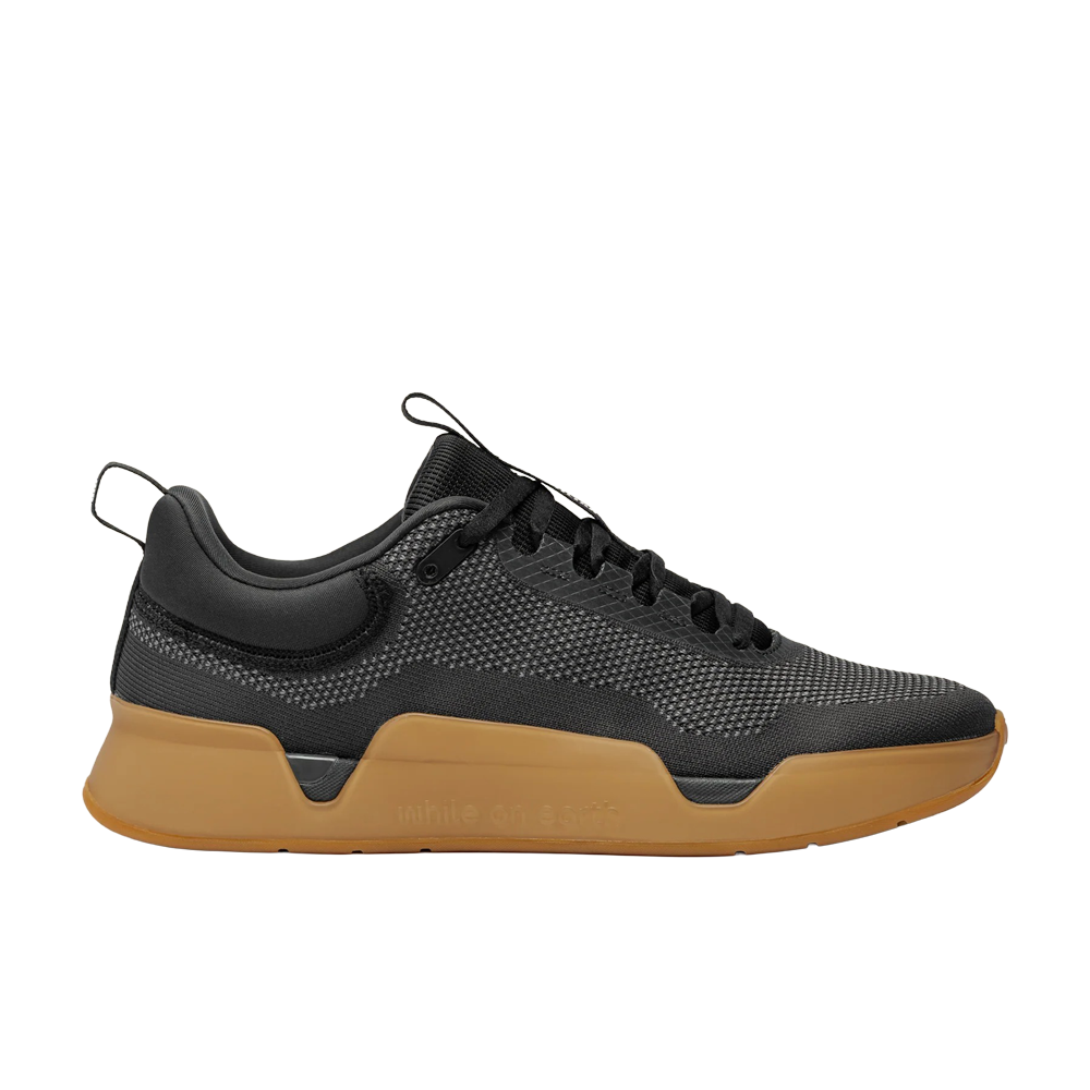 move-trainer-black-gum-while-on-earth