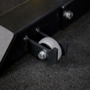 Rollbare flexible Hantelbank in einem Homegym-Umfeld