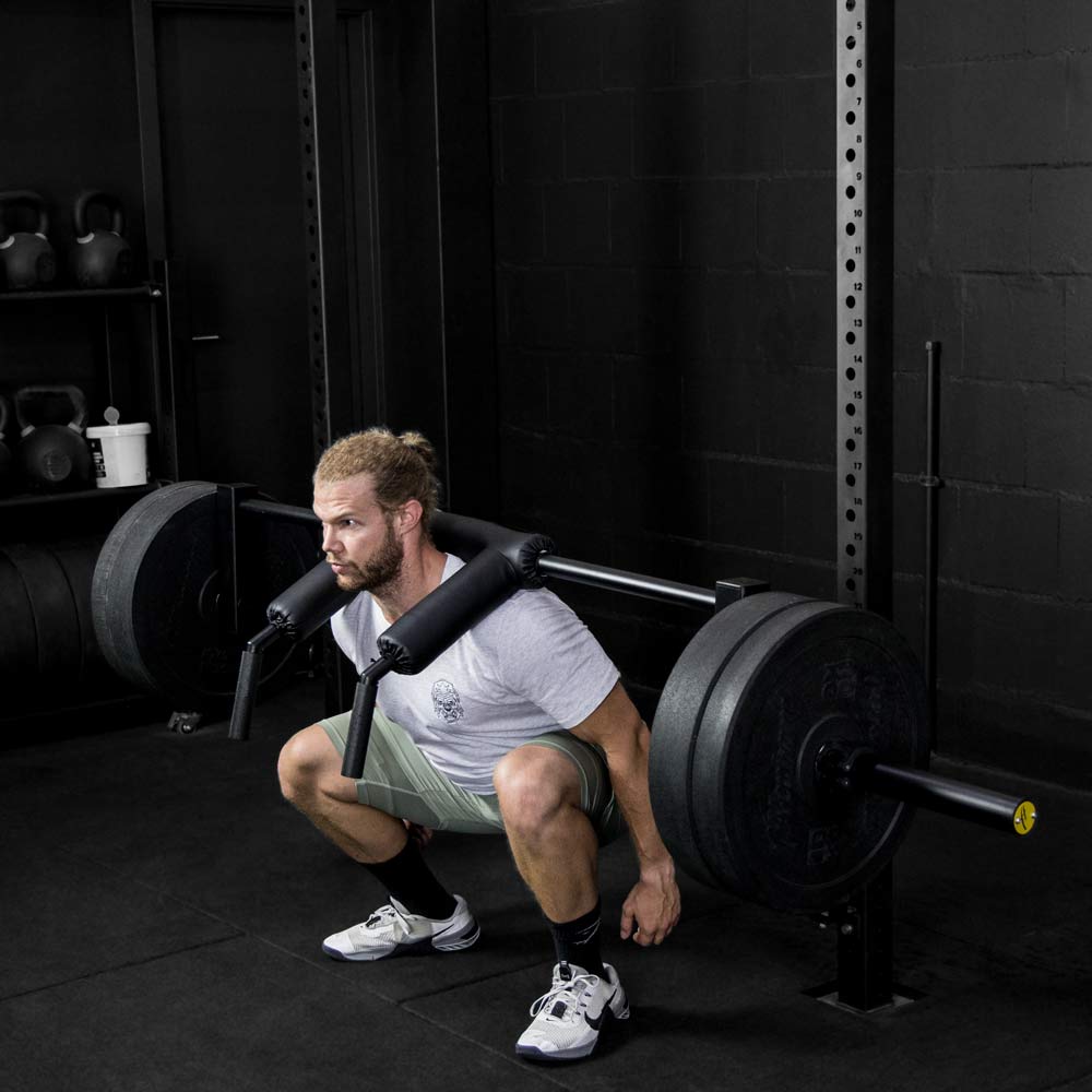 safety-bar-squat-ohne-haende-kniebeuge