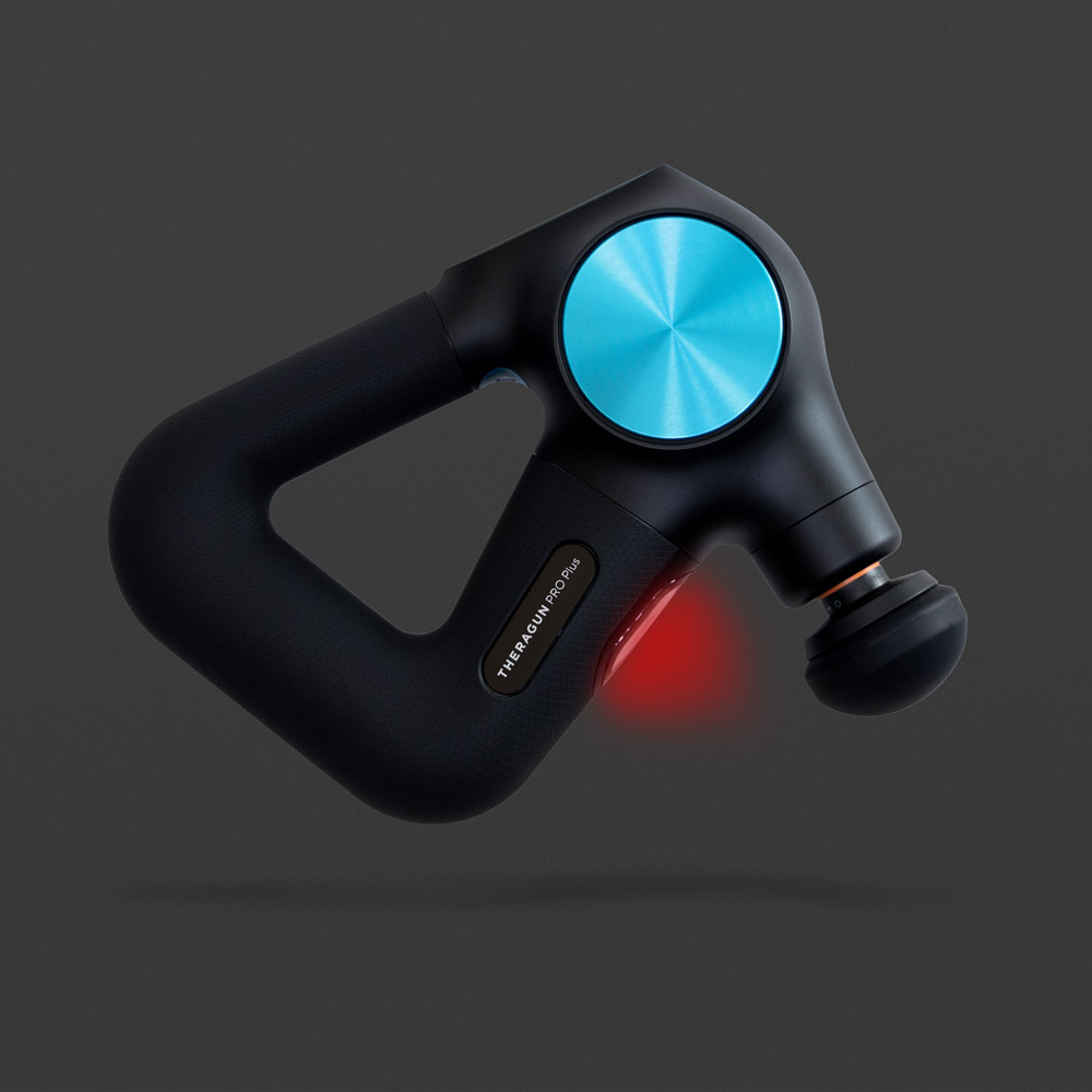 Theragun Pro Plus mit Wärmebehandlung von Affenhand